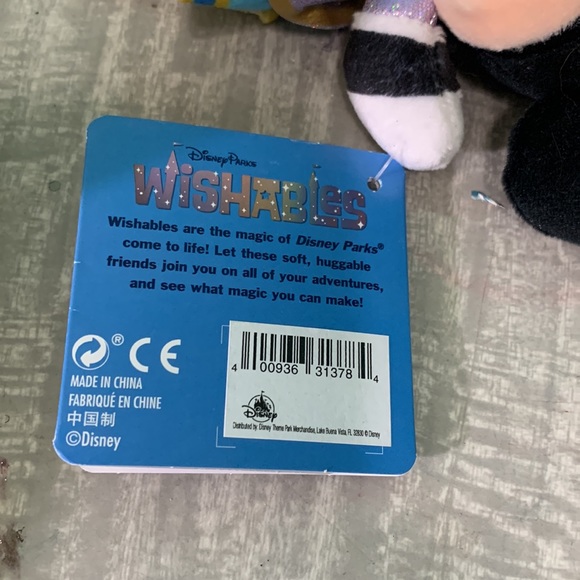 Disney Parks Wishables 50th anniversary Minnie Mouse , New with tags - Picture 5 of 5